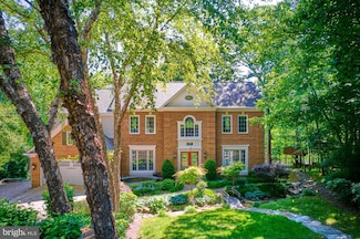 11905 Champion Lake Ct, Herndon, VA 20170