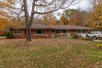 2942 W Mckinley Rd, Rothbury, MI 49452