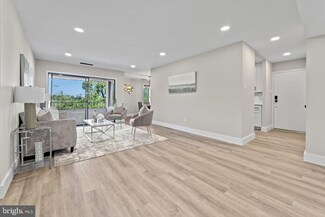 523 Florida Ave Unit 204, Herndon, VA 20170