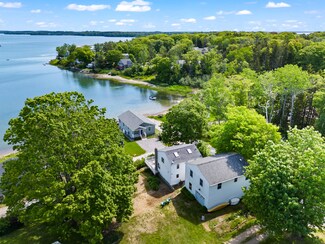 13 Cottage Ln, Harpswell, ME 04079