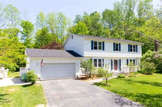 37 Munroe Dr, Shelburne, VT 05482