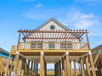 1739 Bluewater Hwy, Surfside Beach, TX 77541