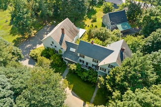 4 Wilson St, Topsham, ME 04086