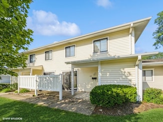 325 Bayview Point Unit 56B, Schaumburg, IL 60194