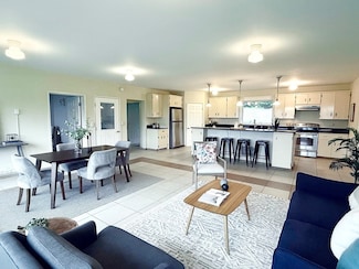 330 East St, Williamsburg, MA 01096