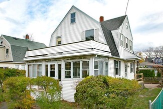 10 L St, Hull, MA 02045
