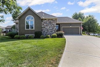 16904 S Bradley Dr, Olathe, KS 66062