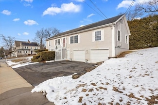 66 Warren Ave, Hyde Park, MA 02136