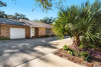 401 Bayshore Dr Unit C, Pensacola, FL 32507