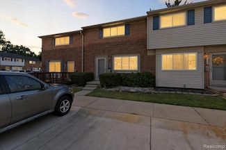 25633 Salem St Unit 109, Roseville, MI 48066