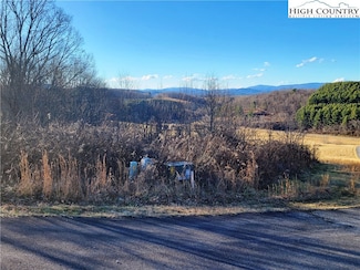 22 Terra Vista Dr, Laurel Springs, NC 28644