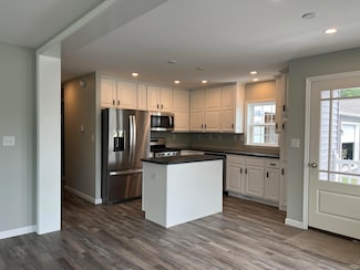 13 Mathew Way, Scarborough, ME 04074
