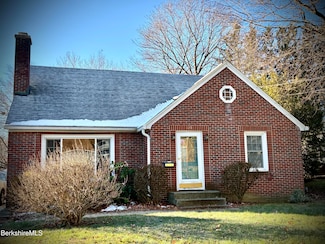 135 Allengate Ave, Pittsfield, MA 01201