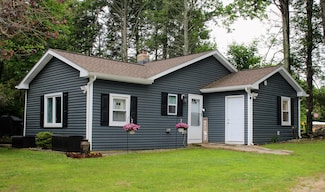 63 Bailey St, Brooklyn, CT 06234