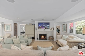 207 10th St, Santa Monica, CA 90402