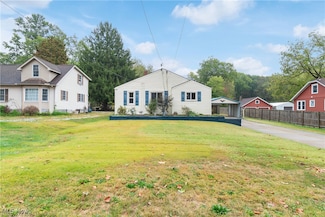 1649 Betz Dr, Akron, OH 44306