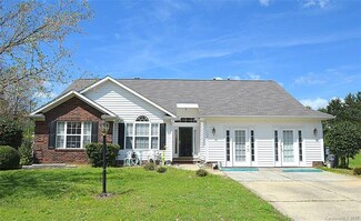 9042 Steelechase Dr, Charlotte, NC 28273