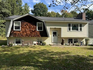 6 Gillette Dr, Londonderry, NH 03053
