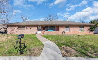 108 W Jessup St, Alvarado, TX 76009