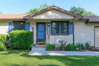 201 Swanee Dr, Goddard, KS 67052