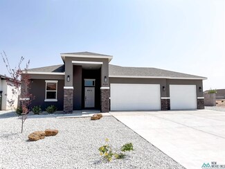 1027 Pima Dr, Carlsbad, NM 88220