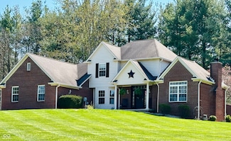 125 W Chalet Dr, Mooresville, IN 46158