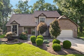 60 Indian Hills Dr, Tallmadge, OH 44278