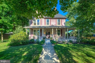 105 Main St, Riverton, NJ 08077