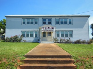 Apt 4 St, Troy, AL 36081