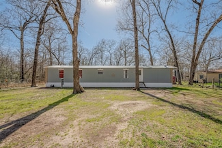 359 Cherokee Forest Ln, Livingston, TX 77351