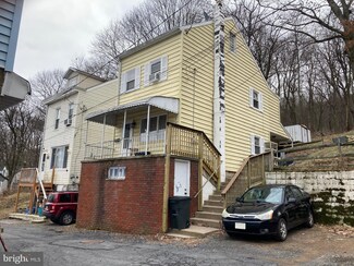 1023 Schuylkill Ave, Pottsville, PA 17901