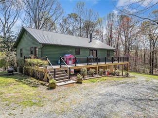 180 Orchard Ln, Talking Rock, GA 30175