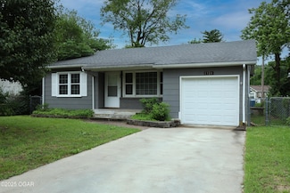 1924 E Laurel St, Joplin, MO 64801
