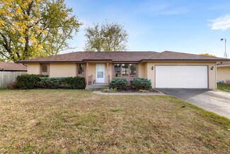 1709 Jennie Dr, Machesney Park, IL 61115
