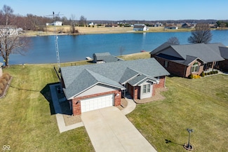30 Carolyn Dr, Seymour, IN 47274