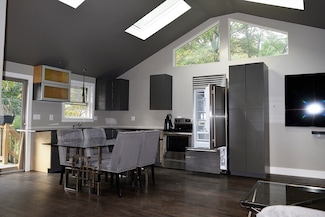 157 Floral St, Shrewsbury, MA 01545
