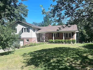 4909 SW Cedar Crest Rd, Topeka, KS 66606