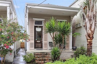 2907 Laurel St, New Orleans, LA 70115