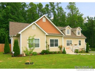 107 Hollyhock Ct, Flat Rock, NC 28731