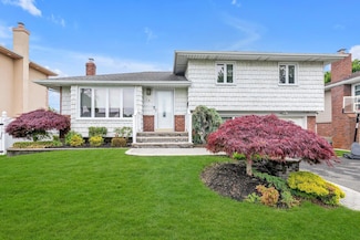 19 Alan Ct, Plainview, NY 11803