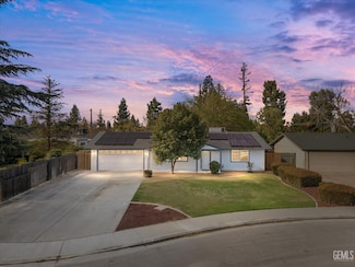 513 River Oaks Dr, Bakersfield, CA 93309