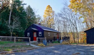372 Forest Lake Rd, Winchester, NH 03470