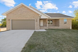 2305 S Mesa Dr, Bolivar, MO 65613