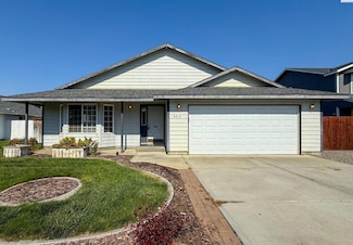 8215 Camano Dr, Pasco, WA 99301