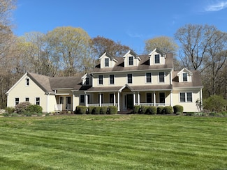 38 Fenner Ln, Stonington, CT 06378