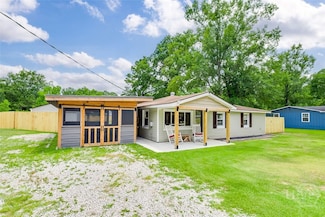 206 Ash St, Bloomingdale, GA 31302
