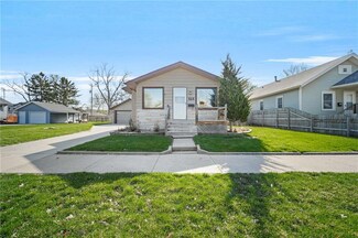 525 2nd St, West Des Moines, IA 50265