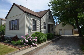 11510 Edgewater Ave, Hoagland, IN 46745