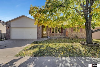 211 Hartley St, Lincoln, NE 68521