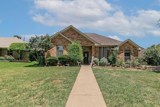205 Forest Creek Dr, Sherman, TX 75092